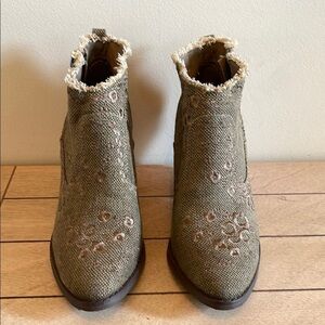 Naughty Monkey Sewn up Booties SZ 8.5